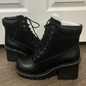 NWOB Dolls Kill / dELiA*s Black Record Shopping Ankle Boots